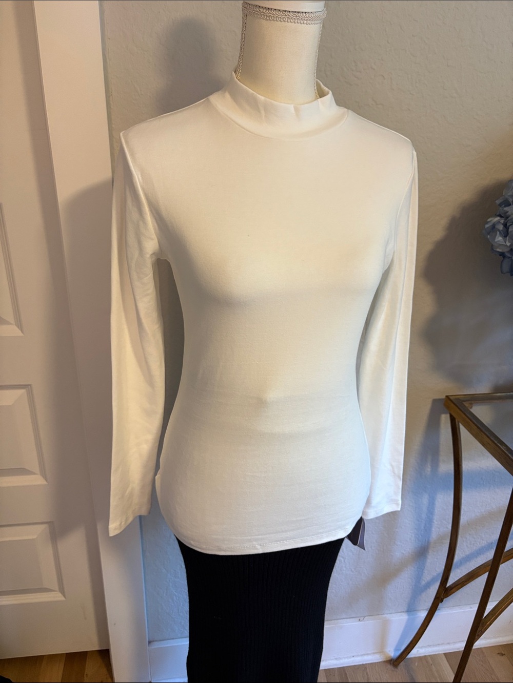 Mango pop White Mock Neck Long Sleeve Tee